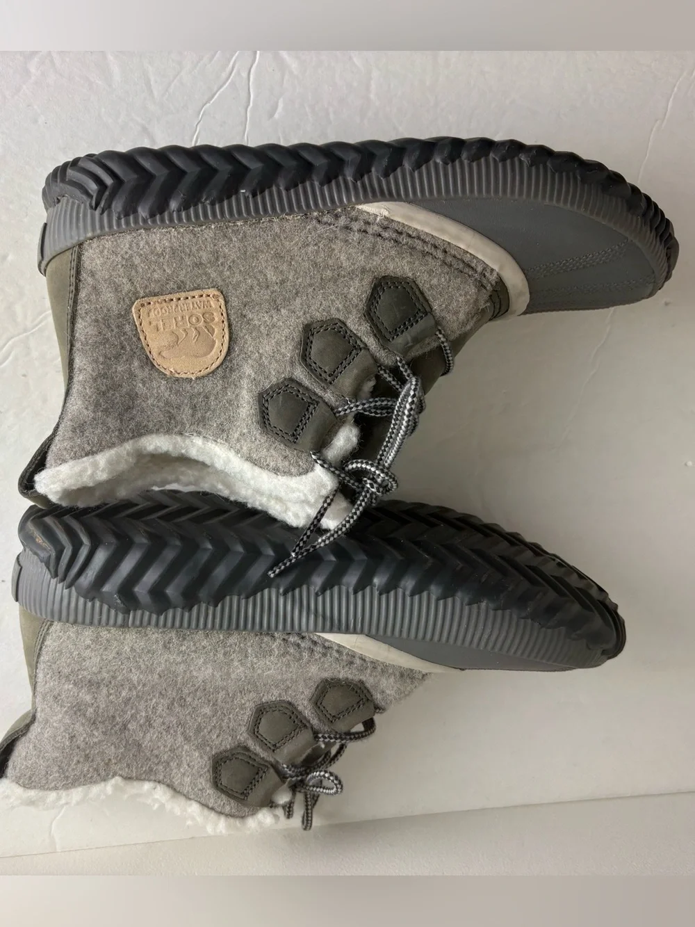 Sorel Gray Out 'N About Plus Felt Boots Lace Up Duck Boot Style Women's Size 9